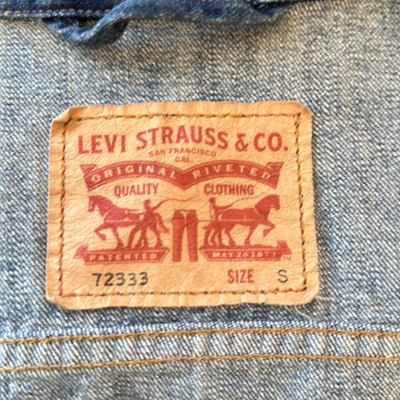 Levi’s XS Classic Jean Jacket - Picture 6 of 10